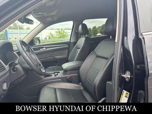 Deep Black 2022 Volkswagen Atlas 2.0T SE