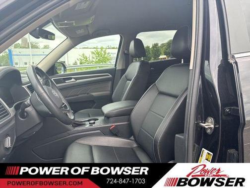 Deep Black 2022 Volkswagen Atlas 2.0T SE