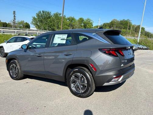 Ecotronic Gray 2026 Hyundai TUCSON Hybrid Blue SE