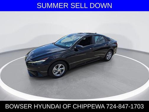 2022 Hyundai ELANTRA SE
