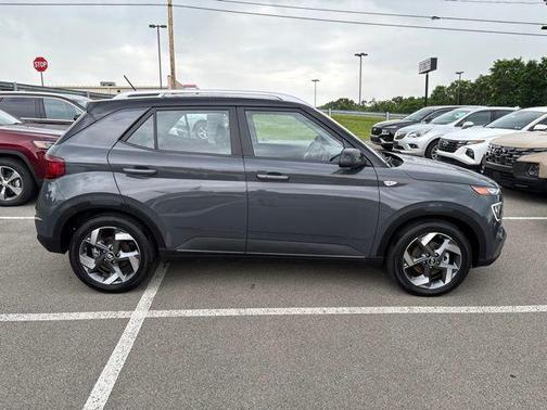 Ecotronic Gray w/Black Roof 2025 Hyundai VENUE Limited