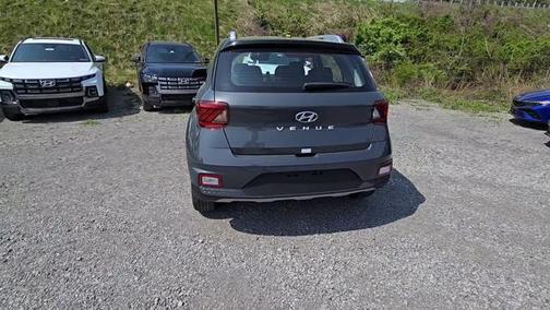 Ecotronic Gray w/Black Roof 2025 Hyundai VENUE Limited