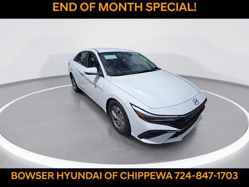 2025 Hyundai ELANTRA SE