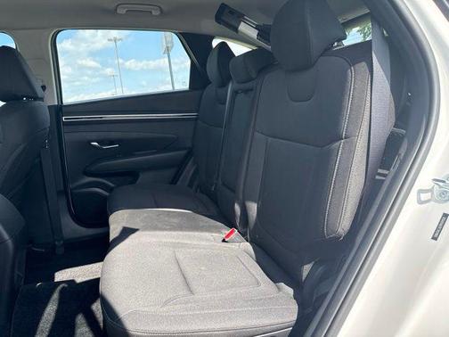 Serenity White Pearl 2023 Hyundai TUCSON SE