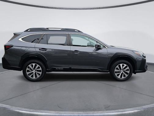 Magnetite Gray Metallic 2023 Subaru Outback Premium