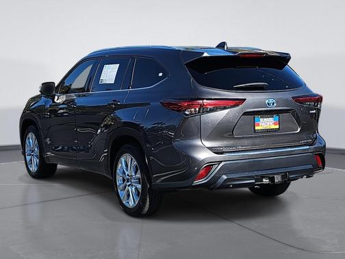 2022 Toyota Highlander Hybrid Limited