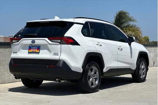 2024 Toyota RAV4 Hybrid XLE