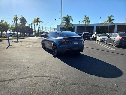 2021 Tesla Model Y Long Range Dual Motor All-Wheel Drive