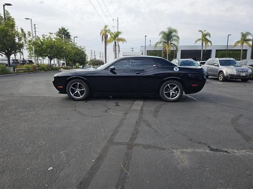 2010 Dodge Challenger SE