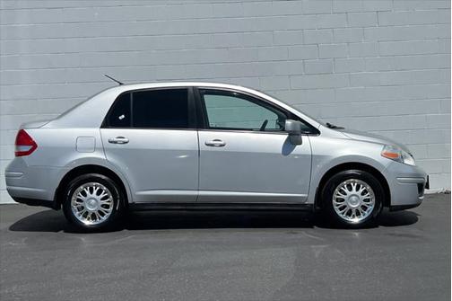 2009 Nissan Versa 1.8 S