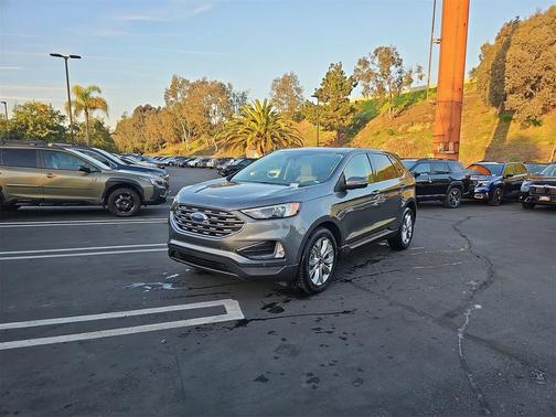 2023 Ford Edge Titanium