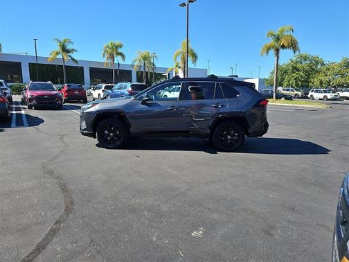2024 Toyota RAV4 Hybrid SE