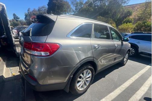 2017 Kia Sorento LX