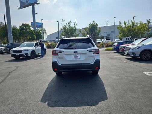 2024 Subaru Outback Premium