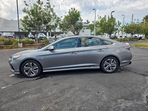2018 Hyundai SONATA Hybrid Limited