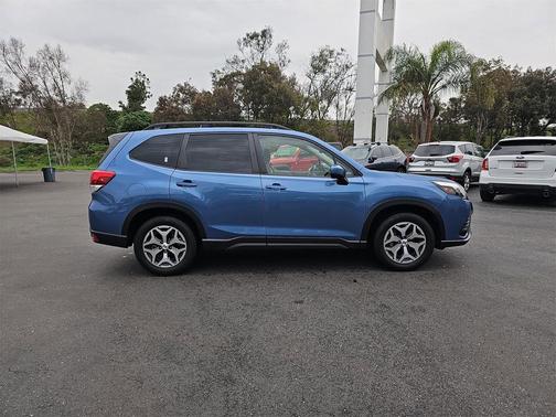 2024 Subaru Forester Premium