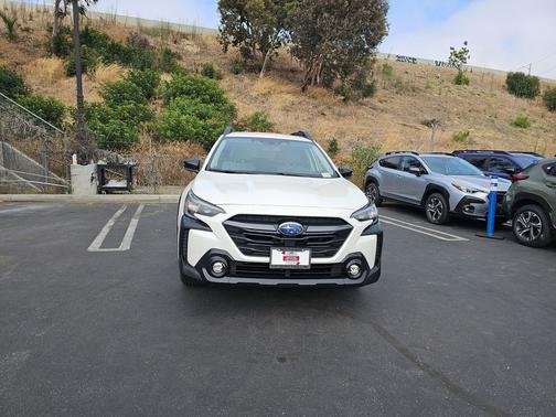 Crystal White Pearl 2023 Subaru Outback Premium
