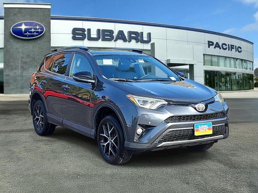 2017 Toyota RAV4 SE