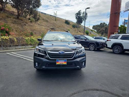 Crystal White Pearl 2022 Subaru Outback Premium
