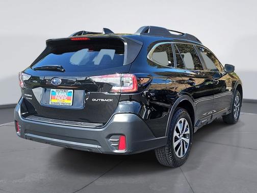 Crystal White Pearl 2022 Subaru Outback Premium