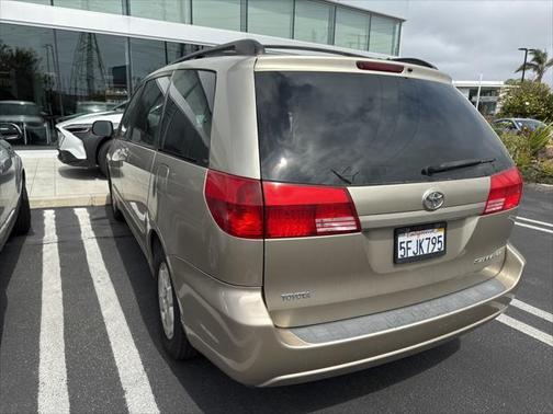 2004 Toyota Sienna LE
