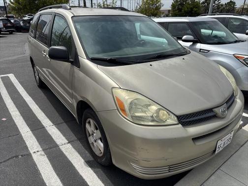 2004 Toyota Sienna LE