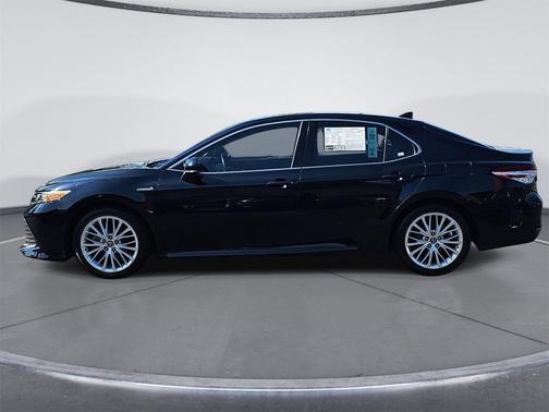 2019 Toyota Camry Hybrid XLE