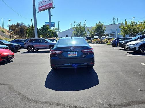 2019 Toyota Camry Hybrid XLE
