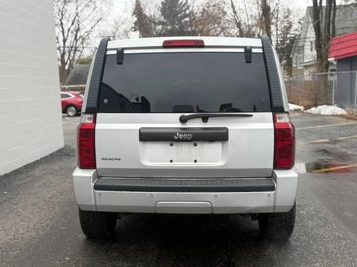 2006 Jeep Commander Base