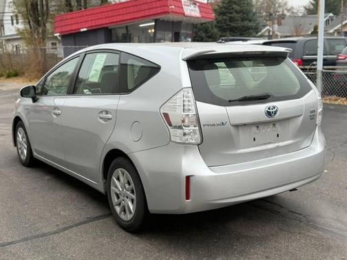 2012 Toyota Prius v Five