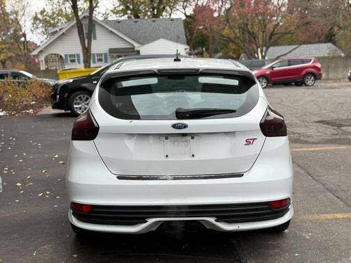 2017 Ford Focus ST 
