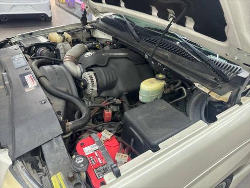 2002 Cadillac Escalade Base