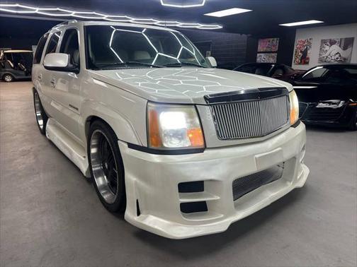 2002 Cadillac Escalade Base