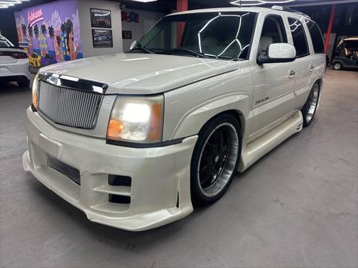2002 Cadillac Escalade Base
