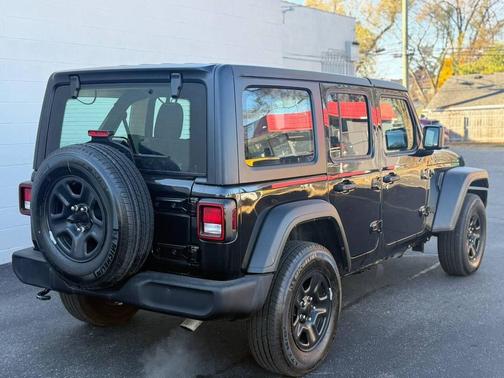 2022 Jeep Wrangler Unlimited Sport