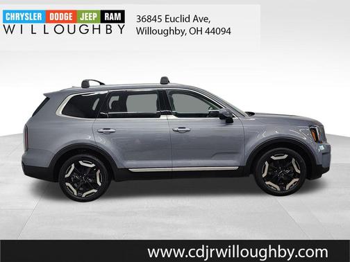 Everlasting Silver 2023 Kia Telluride EX