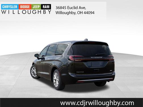 PXJ 2027 Chrysler Pacifica SELECT