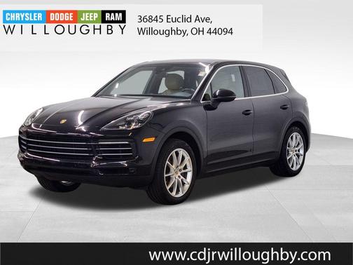 Jet Black Metallic 2019 Porsche Cayenne Base