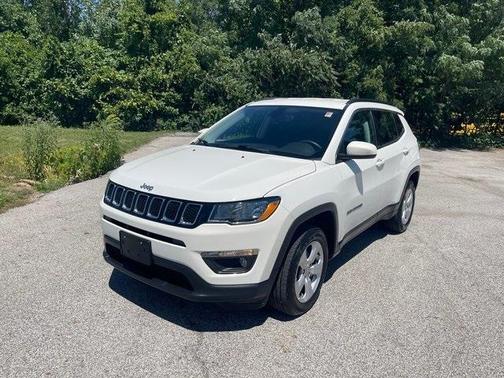Photo 1 of 23 of 2018 Jeep Compass Latitude