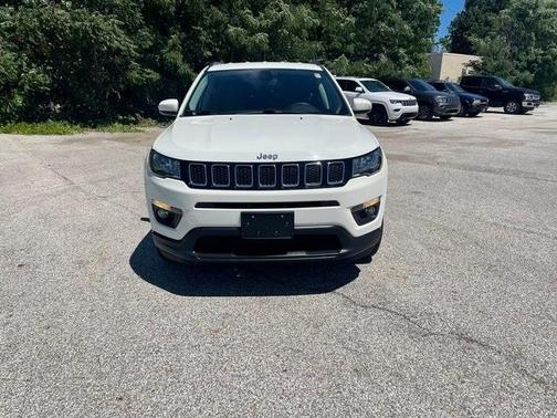 Photo 2 of 23 of 2018 Jeep Compass Latitude
