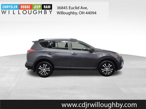 Magnetic Gray Metallic 2018 Toyota RAV4 LE
