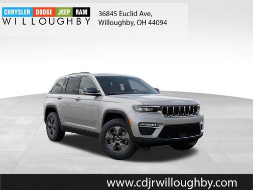 Silver Zynith 2025 Jeep Grand Cherokee 4xe Base