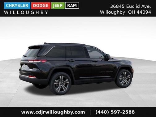 Gloss Black 2027 Jeep Grand Cherokee Limited