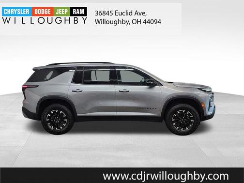 Sterling Gray Metallic 2025 Chevrolet Traverse Z71