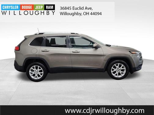 Light Brownstone Pearlcoat 2016 Jeep Cherokee Latitude