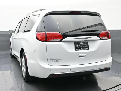 Bright White Clearcoat 2017 Chrysler Pacifica Touring-L
