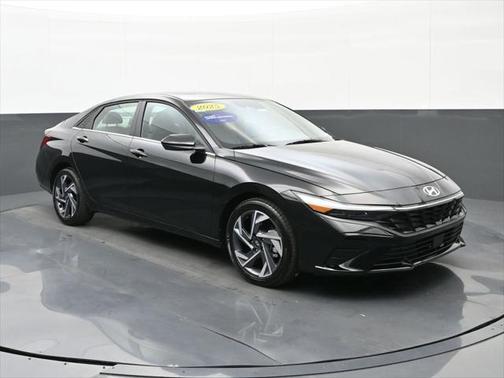 2025 Hyundai ELANTRA SEL