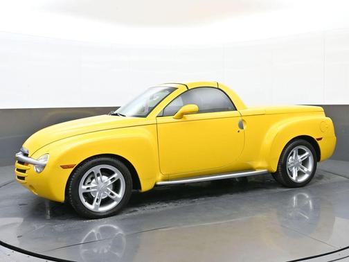 2004 Chevrolet SSR Base