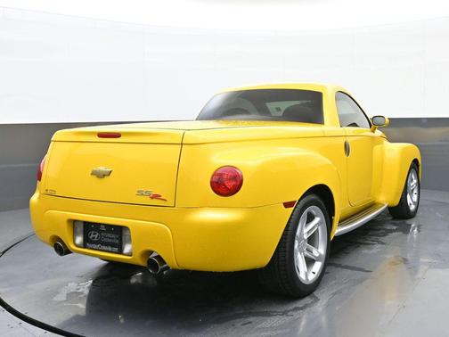 2004 Chevrolet SSR Base