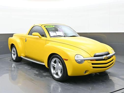 2004 Chevrolet SSR Base